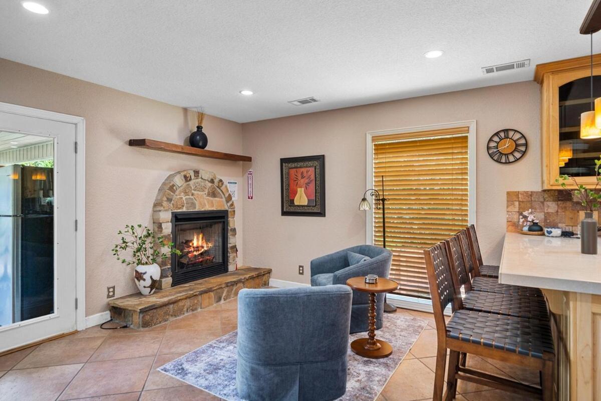 Steps To The Lake, Game Room & More! Sleeps 9 Lake Hamilton 外观 照片